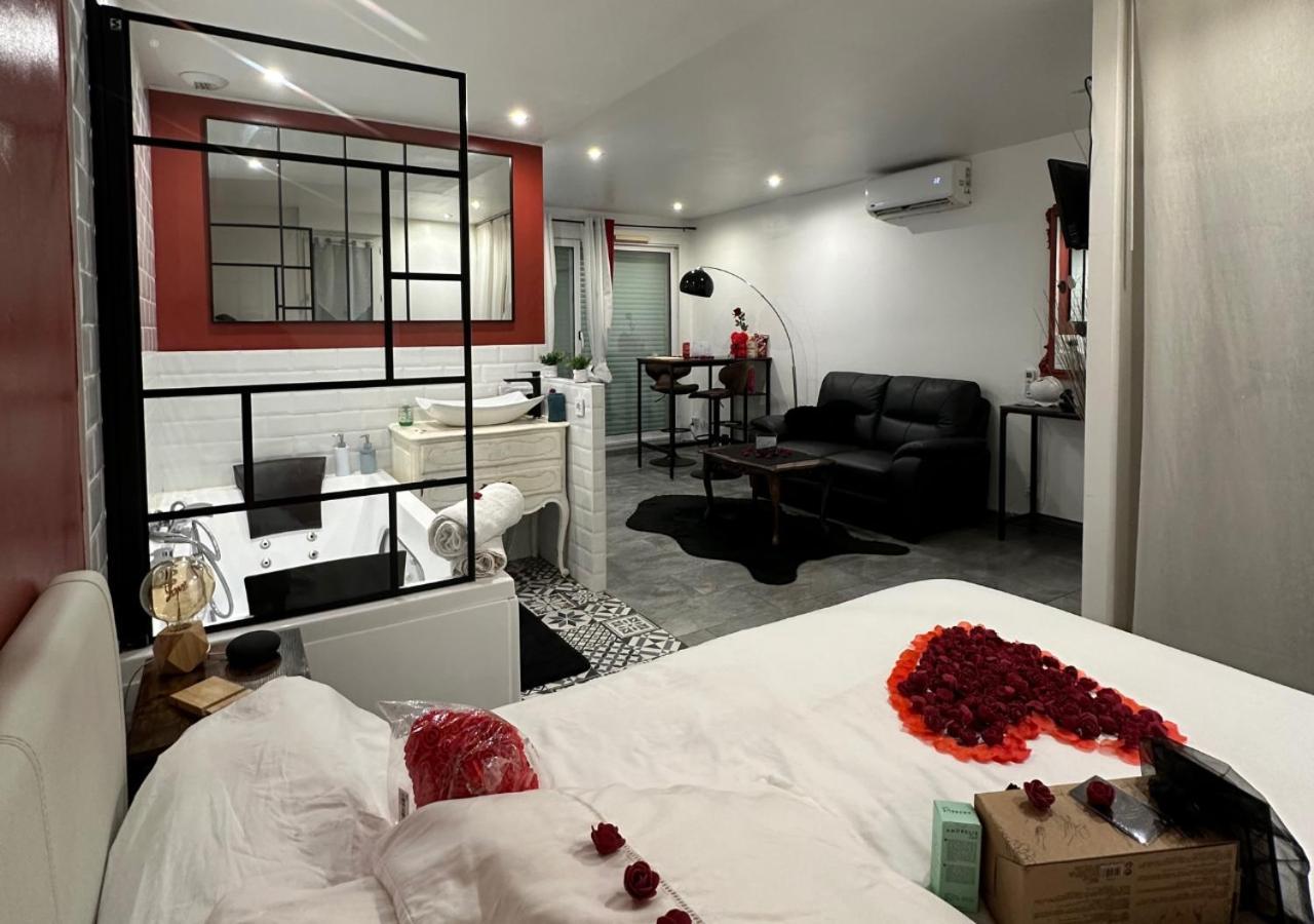 Amour Azur Appartement Pour 2 Avec Jacuzzi Et Terrasse A 2 Minutes De La Mer فالوريس المظهر الخارجي الصورة